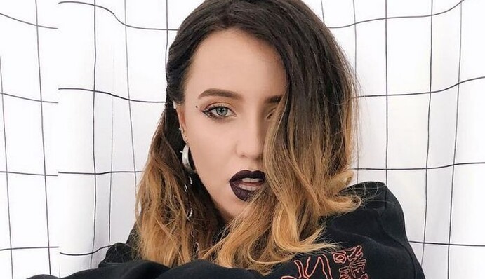 Надя Дорофєєва провела тур по розкішному будинку: як облаштувалися за містом співачка та її чоловік (відео)