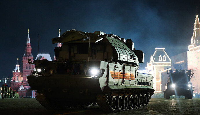 Дурость или сбой системы: две версии гибели украинского самолета