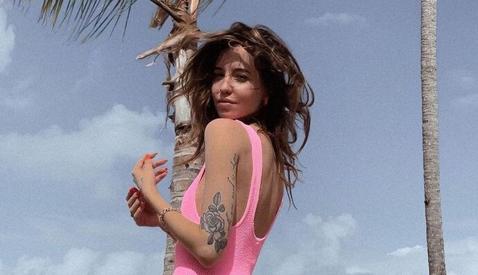 5 купальників Наді Дорофєєвої: співачка похвалилася колекцією пляжних нарядів