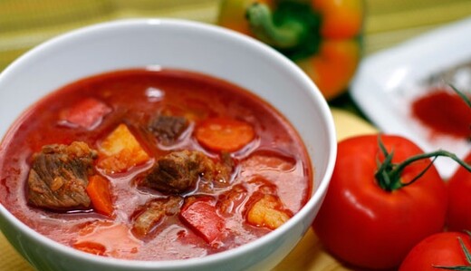 Готуємо апетитний гуляш з телятини по-угорськи: покроковий рецепт і секрети приготування