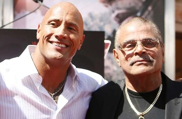 У родині Дуейна Джонсона сталося горе: актор втратив батька