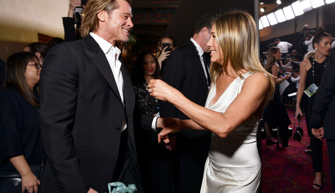 Посмішки та обійми: мережу підкорили милі фото Бреда Пітта і Дженніфер Еністон