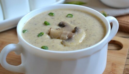 Ніжний грибний крем-суп за 30 хвилин: рецепт і поради приготування
