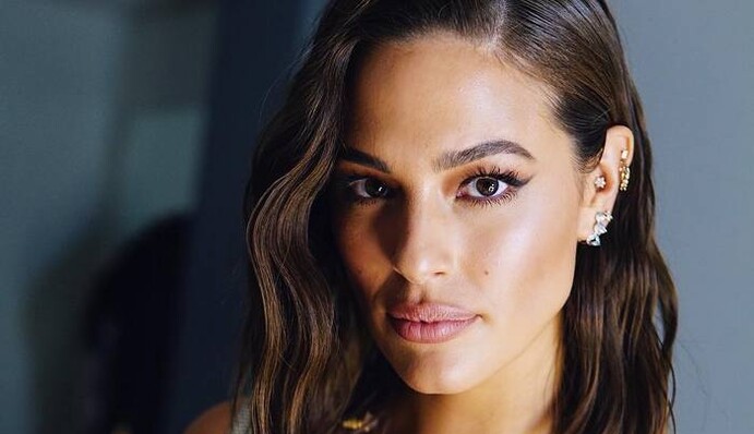 Известная plus-size модель Эшли Грэм родила первенца