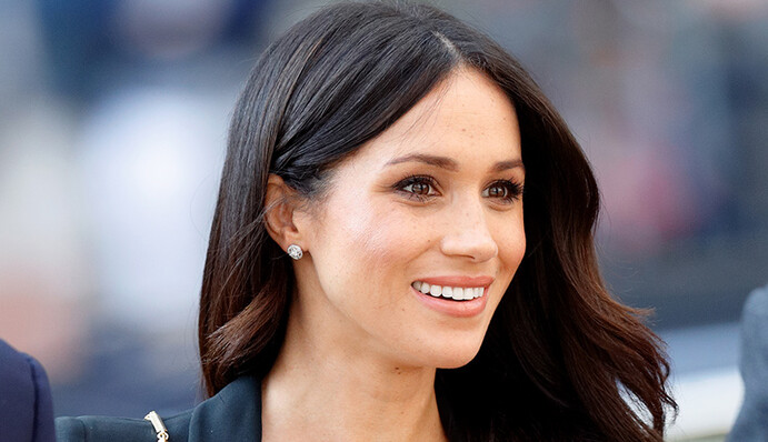 Нове життя почалося: щасливу Меган Маркл з сином помітили на прогулянці в канадському парку