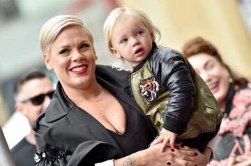 Не ляжу під ніж: 40-річна співачка Пинк розповіла, чому буде старіти природно