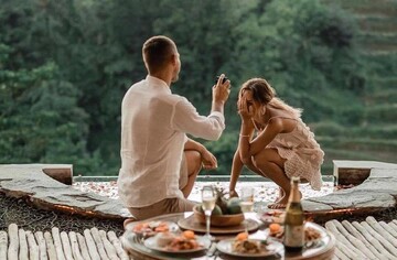 Один з головних холостяків країни зробив пропозицію дівчині - хіба вона могла йому відмовити?