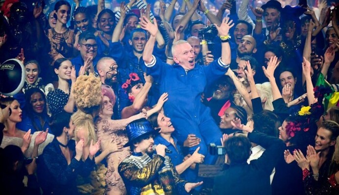 Жан-Поль Готье попрощался с миром моды: как прошел последний показ кутюрье в Париже