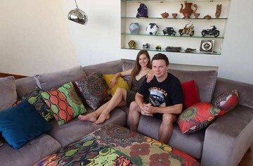 Диван - наш, квартира - не наша: Дмитро Комаров зізнався, що у них з дружиною немає власного житла