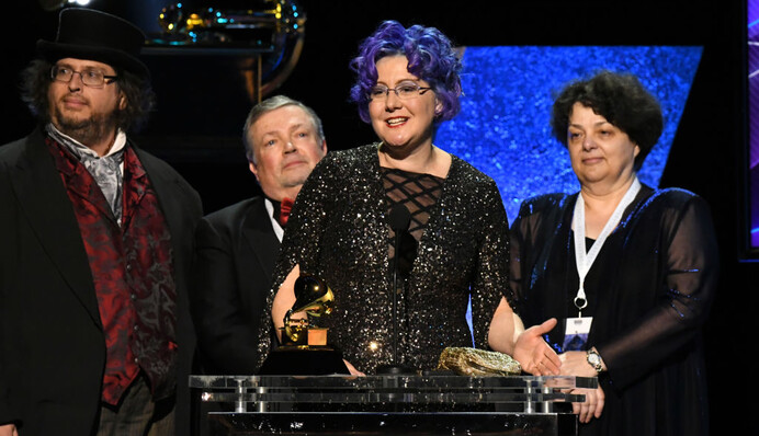 В Лос-Анджелесе раздали премии Грэмми-2020 - одна из статуэток досталась украинке