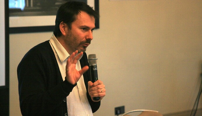 Зеленскому нужно заняться имиджем ради существования Украины - Саймон Анхольт