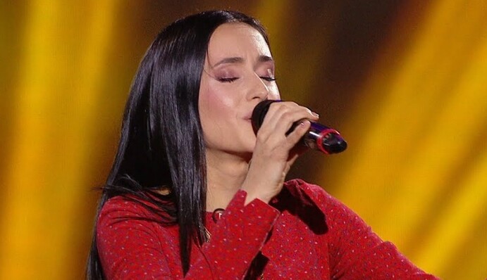 Жена некогда популярного украинского рэпера расплакалась на шоу Голос країни-10 (видео)