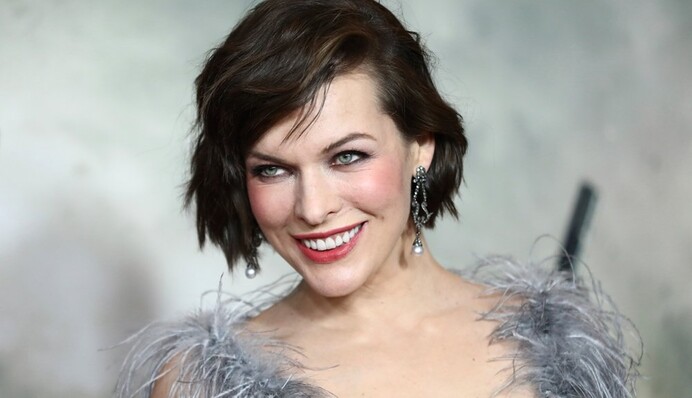 44-річна Мілла Йовович втретє стала мамою і показала нове сімейне фото