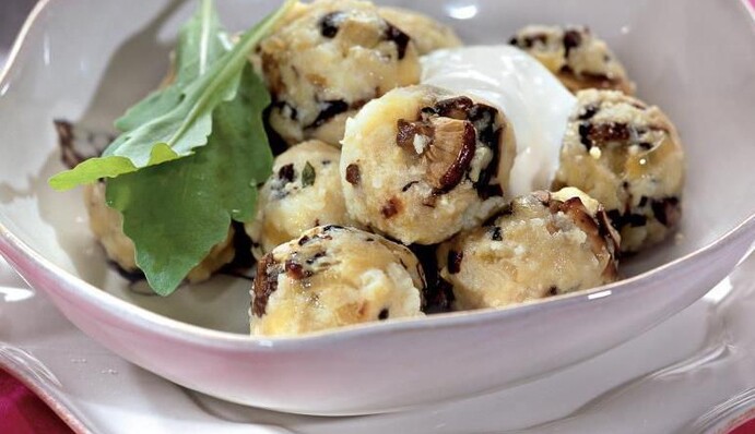 Готуємо вдома чеські кнедлики з картоплею і грибами: рецепт і секрети місцевої кухні