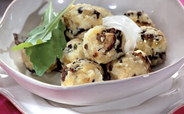 Готуємо вдома чеські кнедлики з картоплею і грибами: рецепт і секрети місцевої кухні