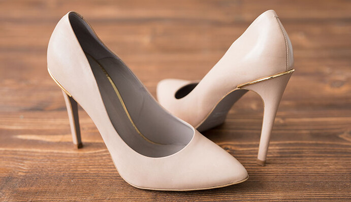 Колір сезону - бежевий: 10 моделей модного взуття, без яких не обійтися навесні 2020