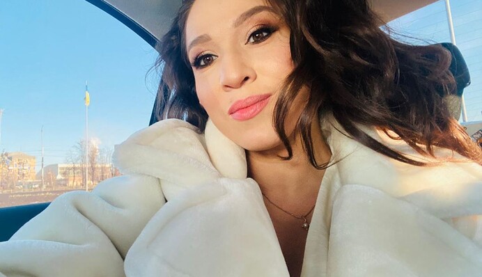 Наталка Карпа крестила маленькую дочь и впервые показала лицо малышки