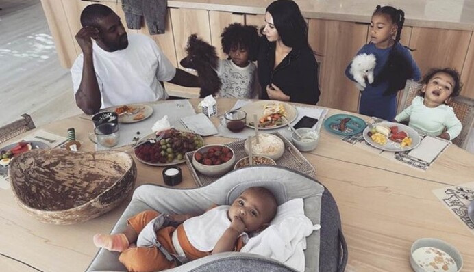 Кім Кардашьян розповіла містичну історію про молодшого сина, народженого сурогатною матір'ю