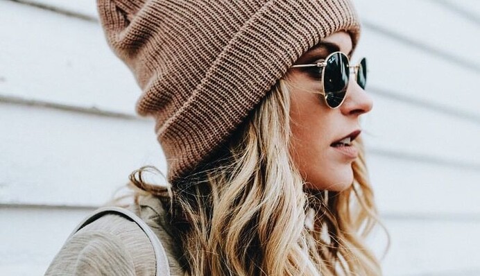 Куди ж навесні без капелюшка: 8 стильних моделей майбутнього сезону на кожен день