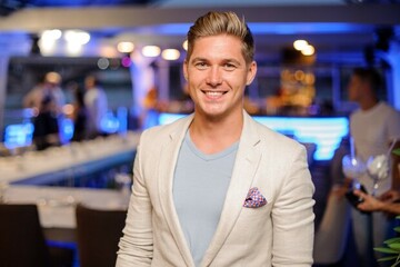 Зірка гучного розлучення Володимир Остапчук раптом з'явився на шоу Голос країни-10 - хто натиснув на кнопки