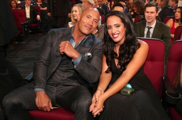 Дочка Дуейна Джонсона пішла по стопах батька і стала рестлером: як виглядає спортсменка