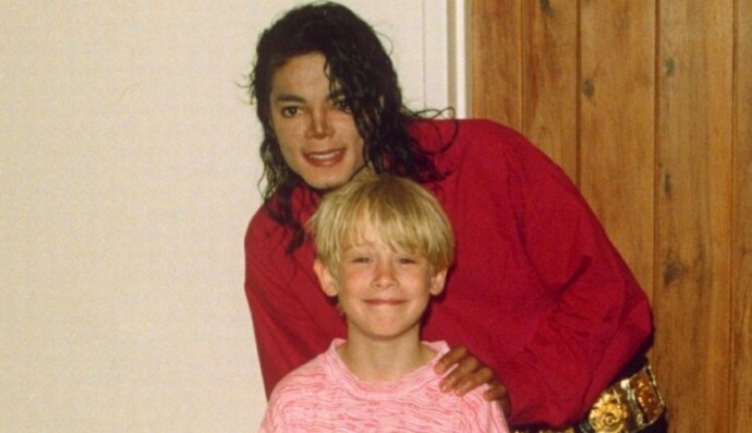 Маколей Калкин вновь заступился за Майкла Джексона и рассказал, как проводил время с покойным певцом