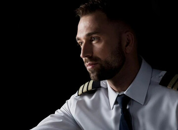 Живе на дві країни: розкриті нові подробиці про головного героя шоу Холостяк-10