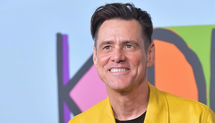 Джим Керри угодил в скандал из-за неосторожной шутки: за что обиделись на актера