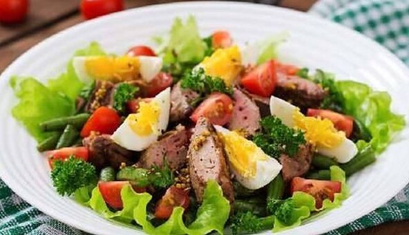 Салат из печени трески и свежих овощей - вкусный рецепт для разнообразия