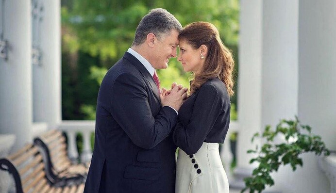 Не устану признаваться: Петр Порошенко в День влюбленных нежно обратился к супруге