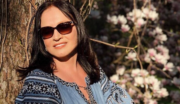 Замкнулася в собі, не хотіла співати: сестра Софії Ротару розповіла, як співачка пережила смерть чоловіка