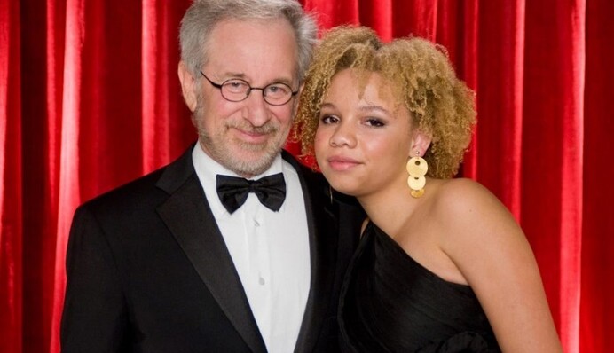 Дочь Стивена Спилберга решилась на признание - она снимается в порно и мечтает танцевать стриптиз