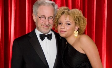 Дочка Стівена Спілберга зважилася на зізнання - вона знімається в порно та мріє танцювати стриптиз