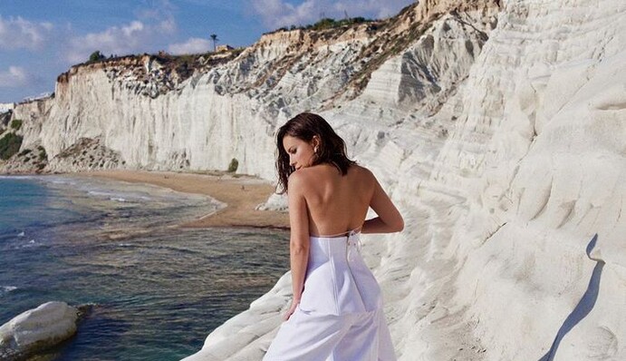 Ані Лорак показала яскраві фото зі зйомок нового кліпу