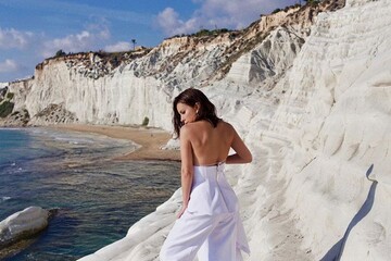 Ані Лорак показала яскраві фото зі зйомок нового кліпу