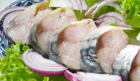 Як приготувати вдома солону скумбрію: детальний рецепт соління і поради