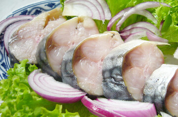 Як приготувати вдома солону скумбрію: детальний рецепт соління і поради