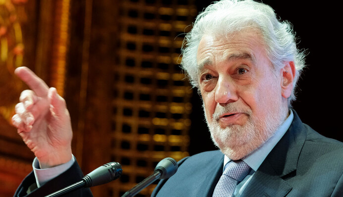 Тенор Пласідо Домінго попросив вибачення у жінок, які звинуватили його у домаганнях