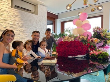 Кріштіану Роналду показав, як купає чотирьох дітей, і це наймиліше фото в Instagram футболіста