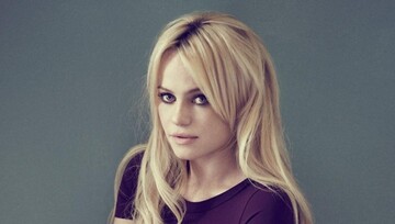 Володарка Греммі розповіла, як її накачали наркотиками, згвалтували і тримали в полоні