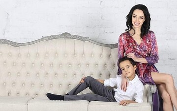 Нехай тебе вічно кружляє любов: Катерина Кухар зворушливо привітала сина-іменинника