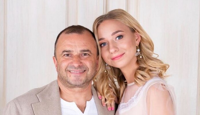 Добре, що не як дідусь з онукою: Віктор Павлик відповів на критику різниці у віці з нареченою