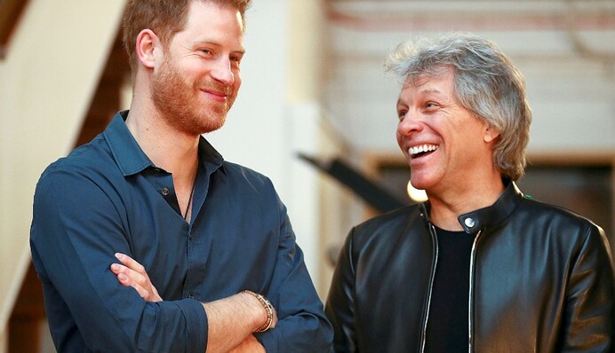 Принц Гаррі і Бон Джові повторили легендарне фото The Beatles на Еббі-Роуд