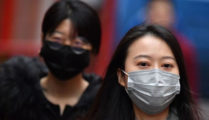 Художник надел огромную маску на самое высокое здание Ирана - пока это лучший ролик о коронавирусе