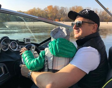 Осадча показала обійми Горбунова з сином - градус милоти зашкалює