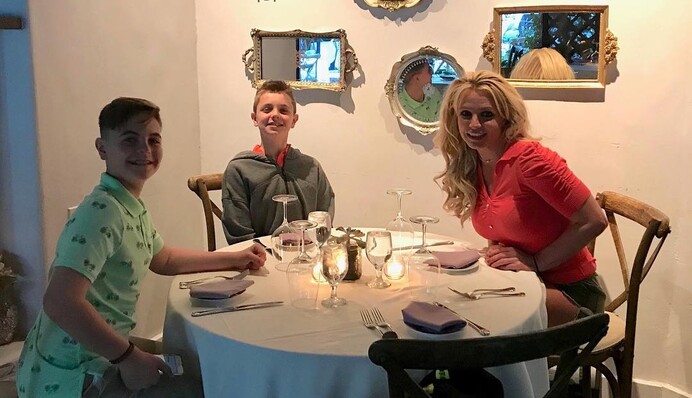 13-летний сын Бритни Спирс пожелал деду смерти и признался, что его мать бросила музыку