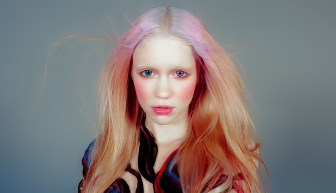 Пожертвувала свободою: співачка Граймс розповіла про вагітність від Ілона Маска