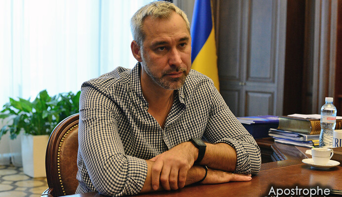 Не отрекаются, любя: почему Зеленский убрал Рябошапку