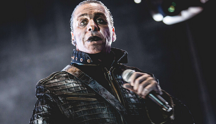 Линдеманн нашел, как подзаработать на шумихе вокруг коронавируса - не оригинально, но фаны в восторге