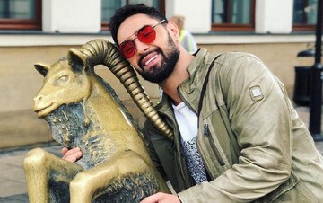 Украинский певец призвал не паниковать из-за коронавируса и закупился гречкой